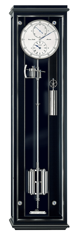 Eine elegante, Pendeluhr in schwarzem Gehäuse mit sichtbarem Pendel und Uhrwerk, Modell Classica Secunda 1985 von Erwin Sattler.