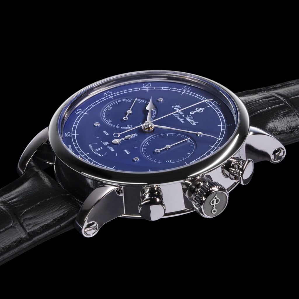 Chronograph III S Armdanduhr von Erwin Sattler in perspektivischer Ansicht.